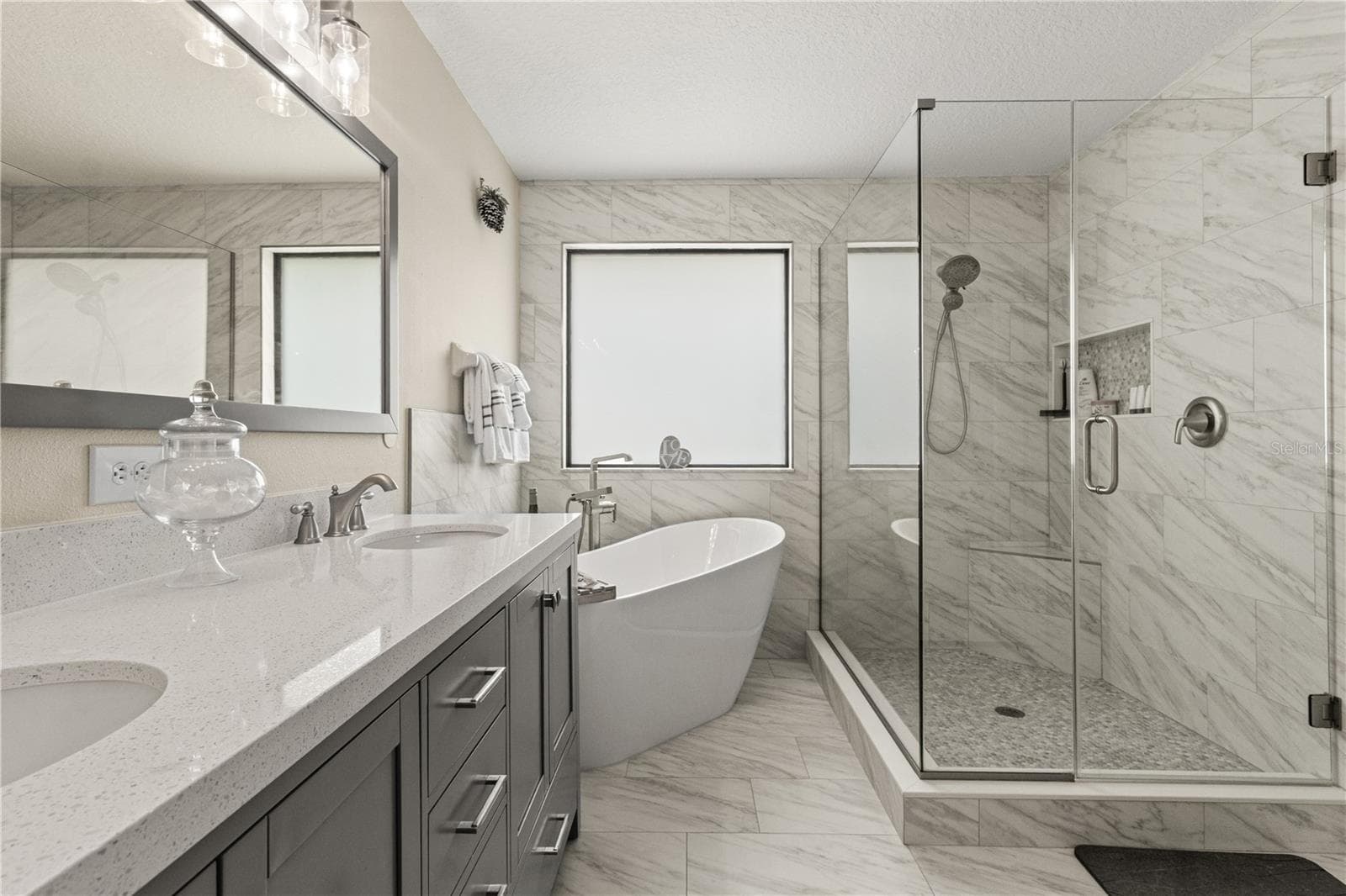 Tub, shower and double vanities - 5824 FISH CROW PL, LAND O LAKES