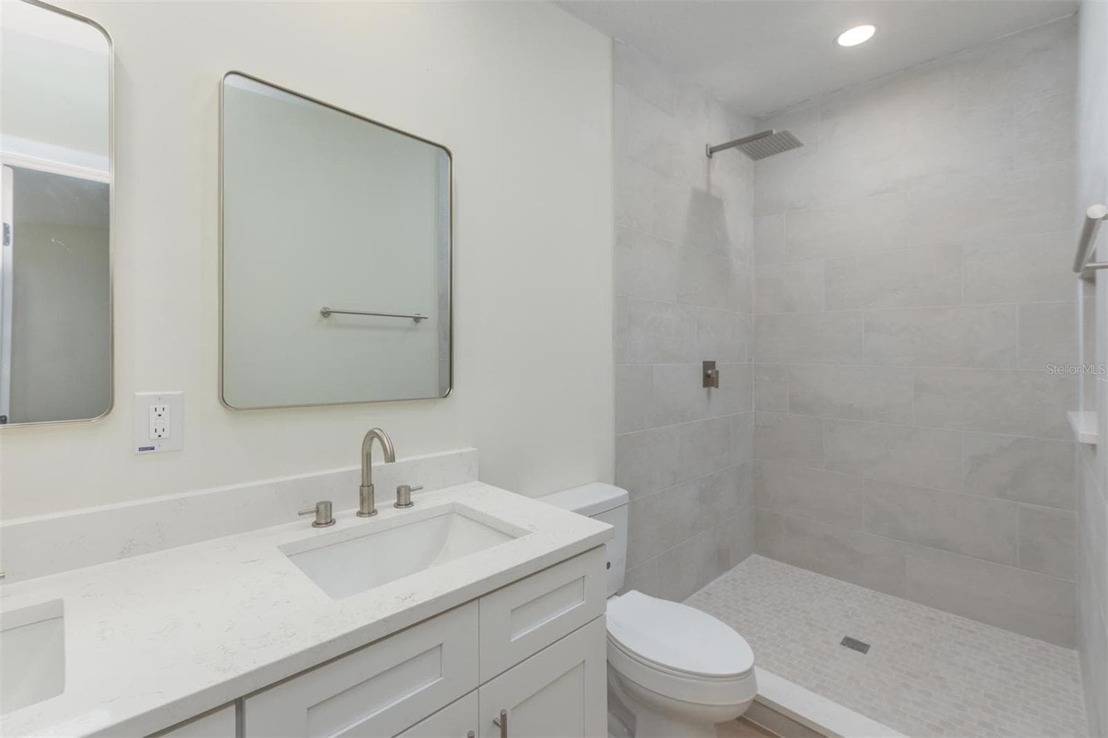 Master Bathroom - 1008 BERWYN RD, ORLANDO