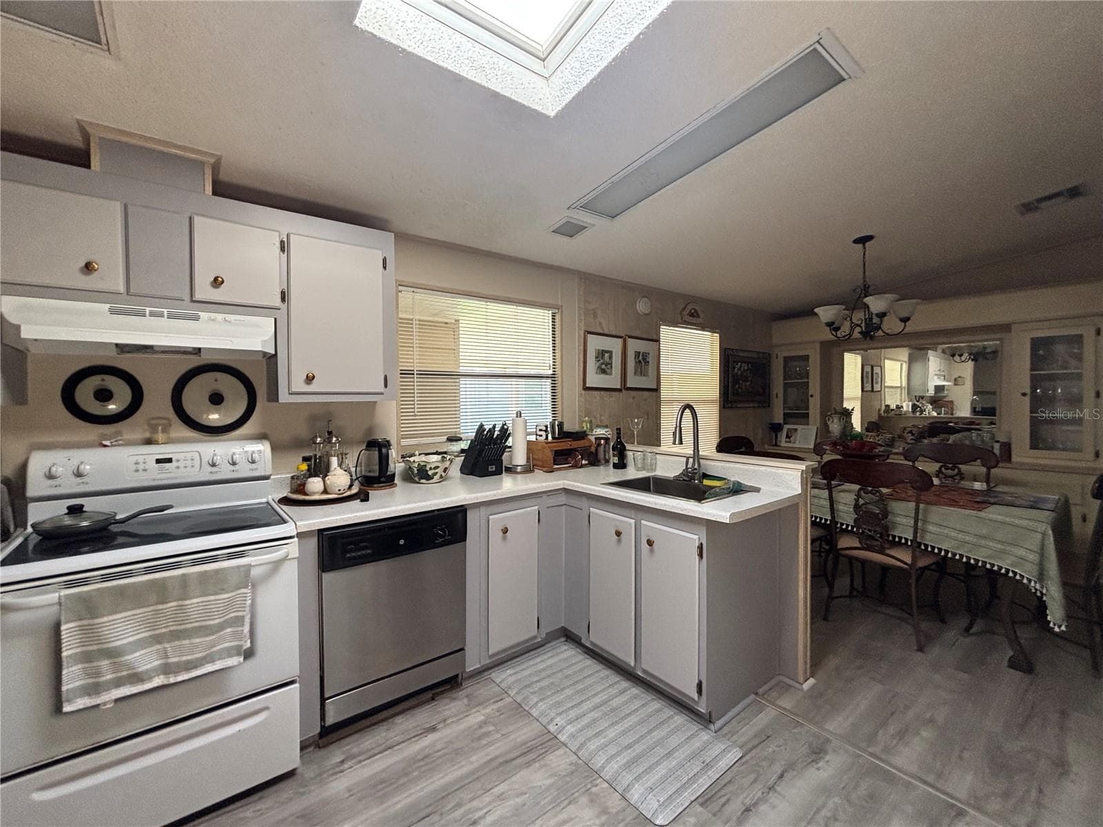 kitchen - 3725 COHEN DR #717, ZELLWOOD