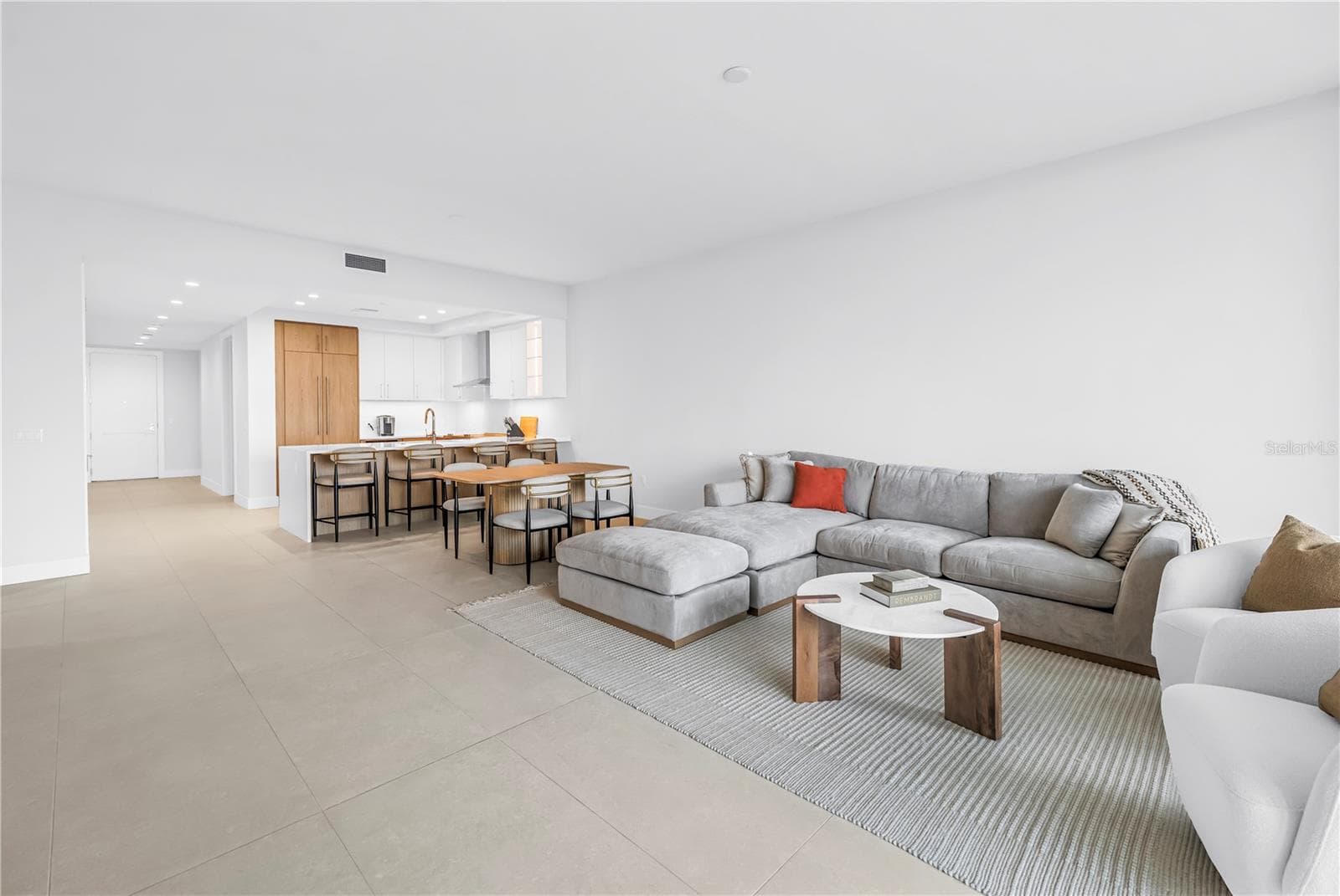 Condominium at 275 1ST AVE S #3704, ST PETERSBURG, photo 10 of 81