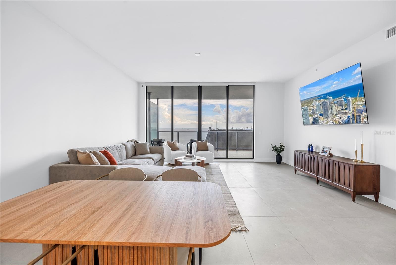 Condominium at 275 1ST AVE S #3704, ST PETERSBURG, photo 14 of 81