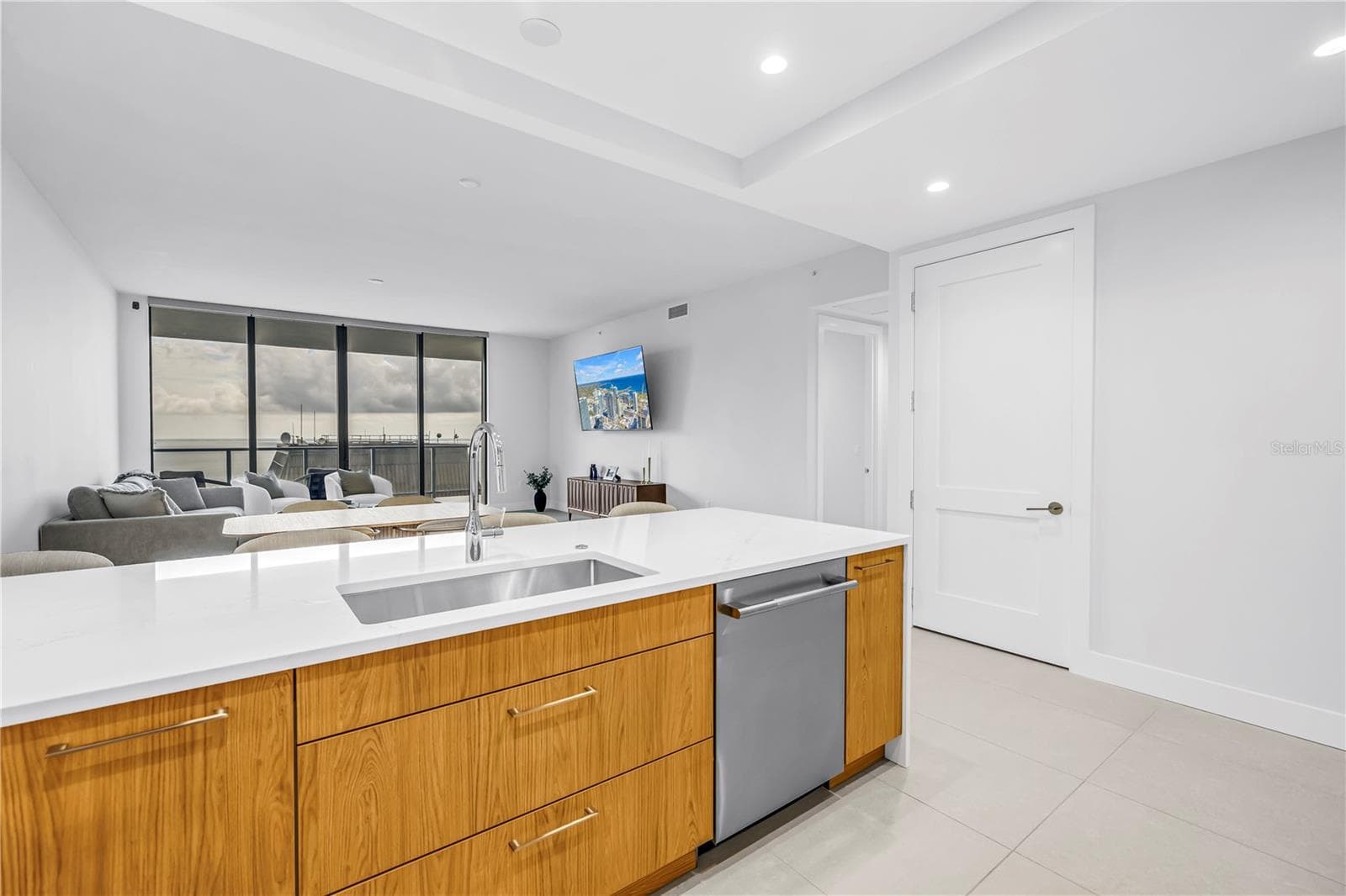 Condominium at 275 1ST AVE S #3704, ST PETERSBURG, photo 17 of 81