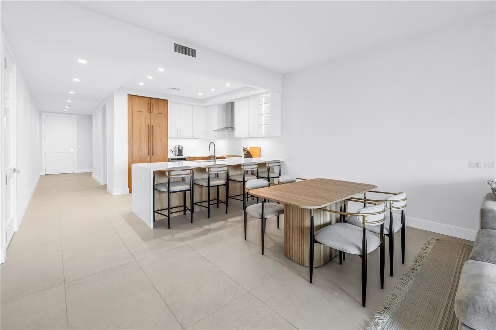 Condominium at 275 1ST AVE S #3704, ST PETERSBURG, photo 21 of 81