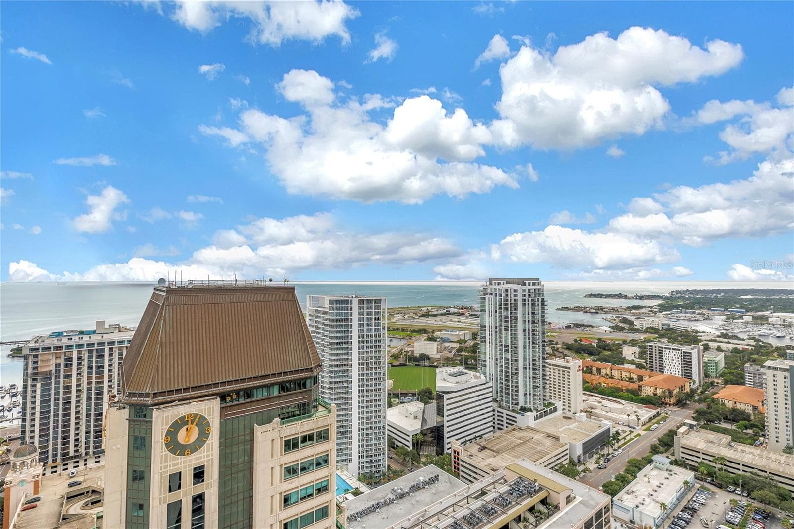 Condominium at 275 1ST AVE S #3704, ST PETERSBURG, photo 24 of 81