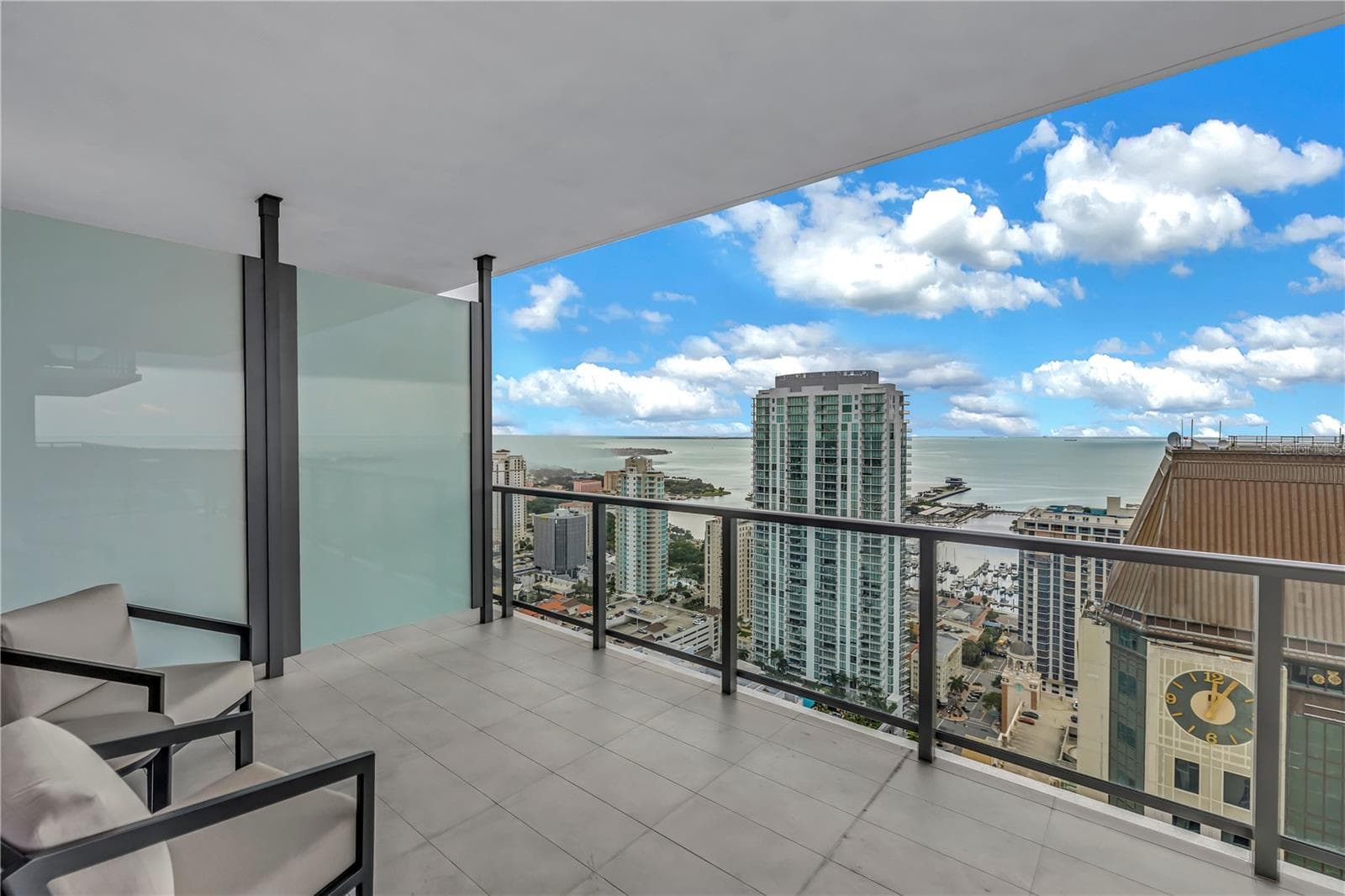 Condominium at 275 1ST AVE S #3704, ST PETERSBURG, photo 26 of 81