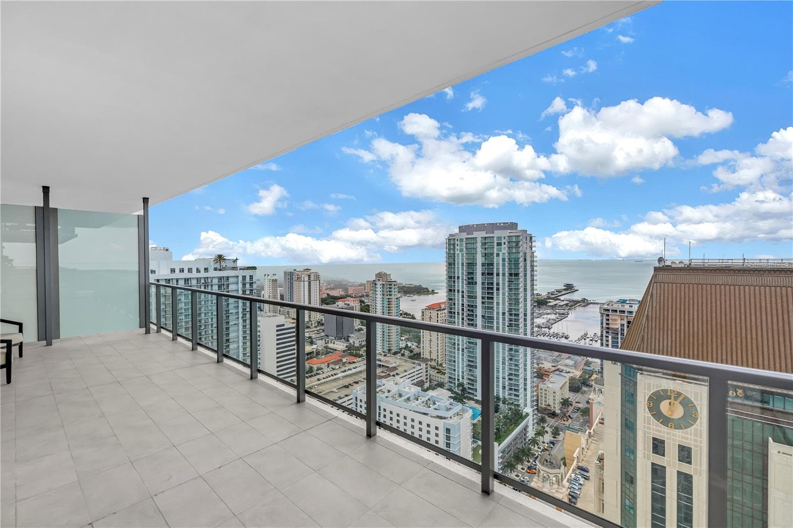 Condominium at 275 1ST AVE S #3704, ST PETERSBURG, photo 27 of 81