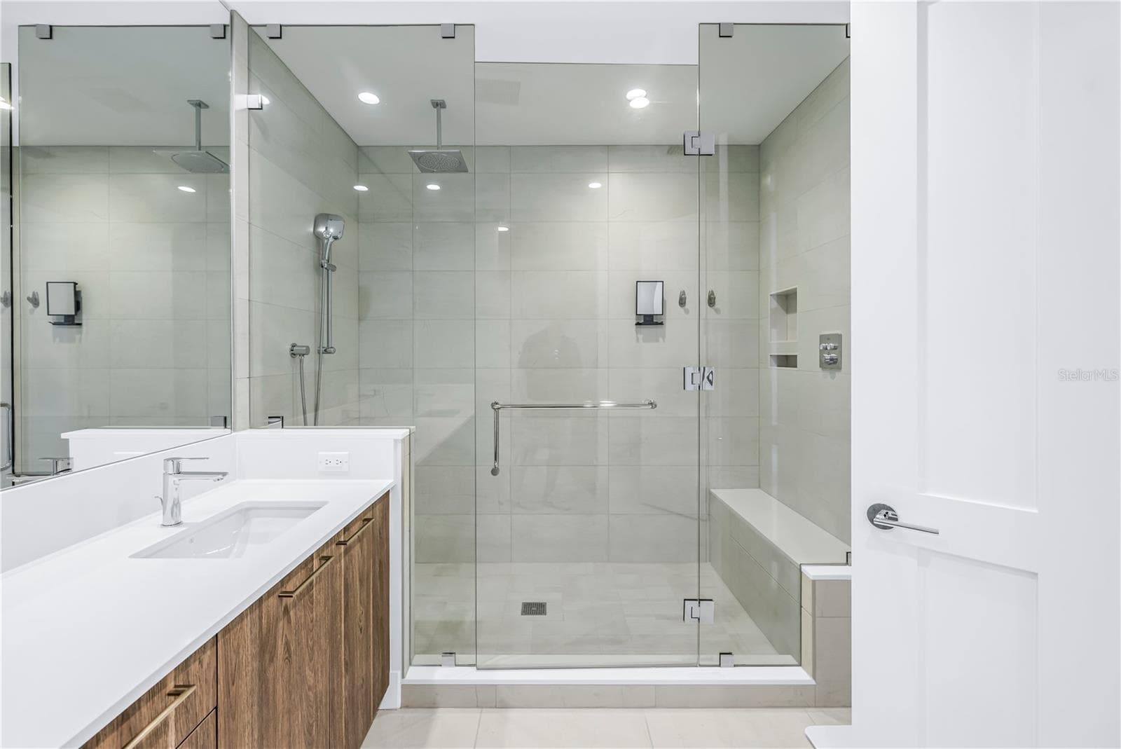 Primary Bedroom Bath - Shower - 275 1ST AVE S #3704, ST PETERSBURG