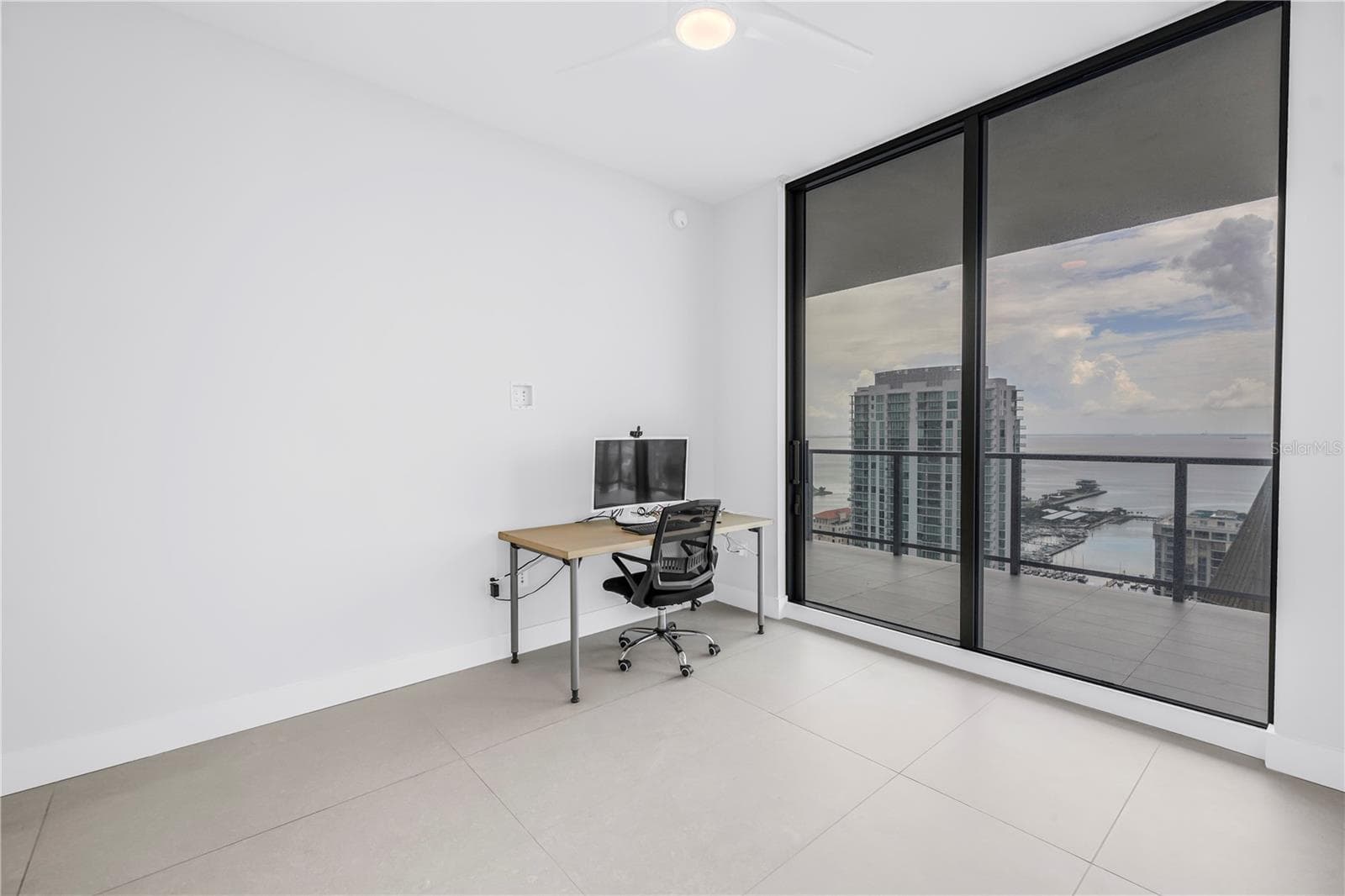 Guest Bedroom - Access to Terrace - 275 1ST AVE S #3704, ST PETERSBURG