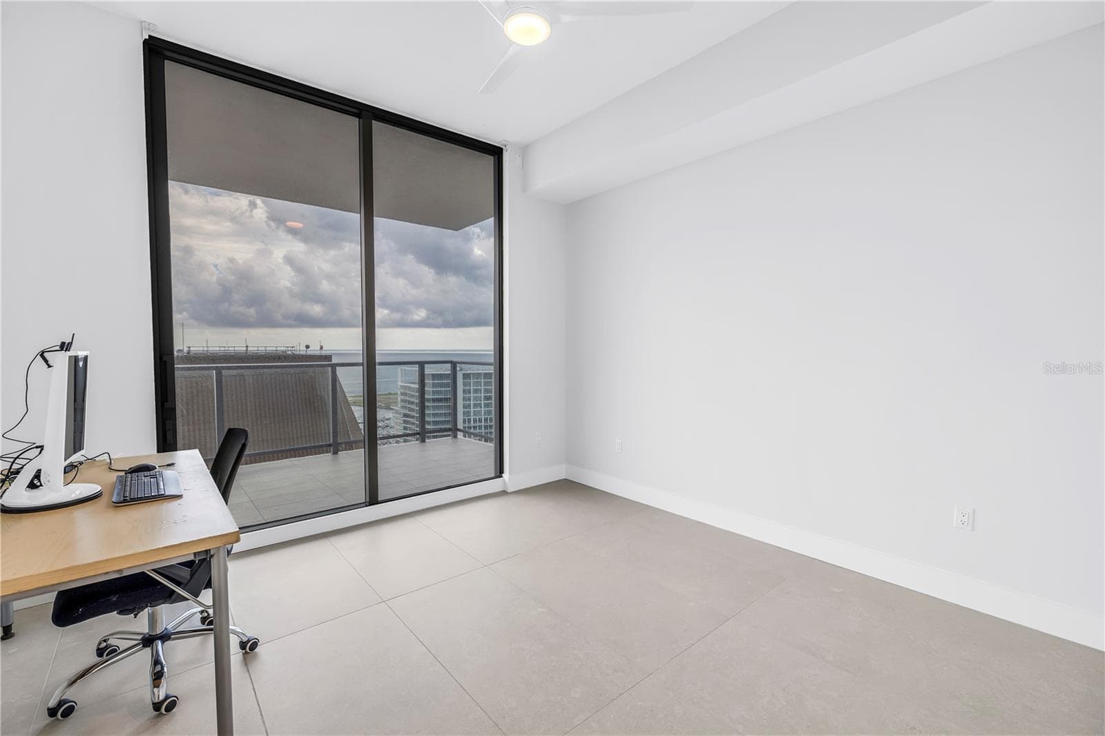 Guest Bedroom - Access to Terrace - 275 1ST AVE S #3704, ST PETERSBURG