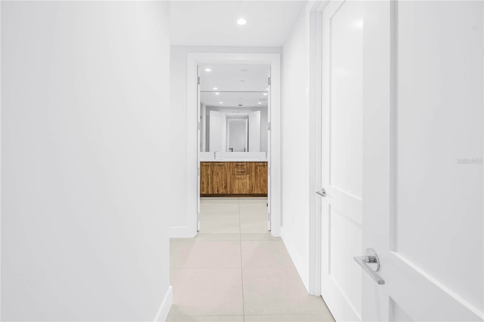 Hallway - Bedrooms 1 & 2 - 275 1ST AVE S #3704, ST PETERSBURG