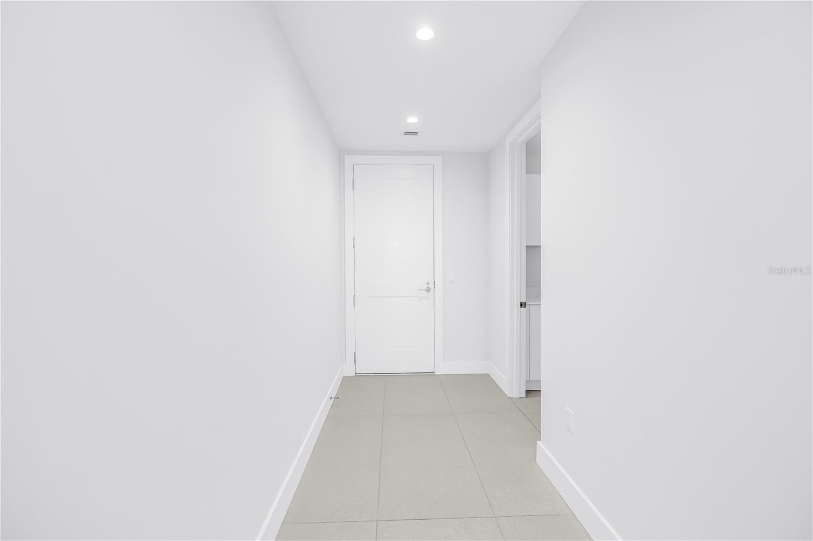 Entry Foyer - 275 1ST AVE S #3704, ST PETERSBURG