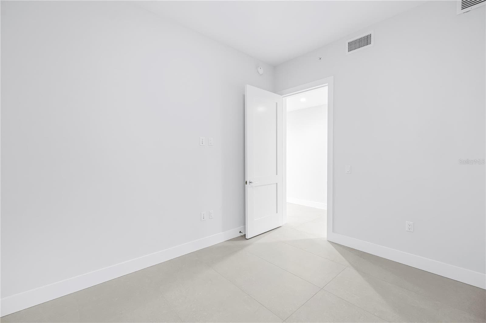 Enclosed Den - 275 1ST AVE S #3704, ST PETERSBURG