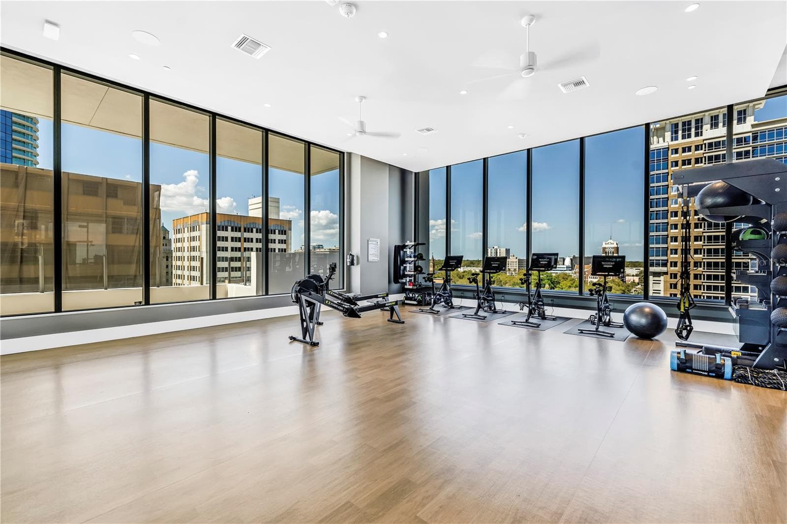 Condominium at 275 1ST AVE S #3704, ST PETERSBURG, photo 60 of 81