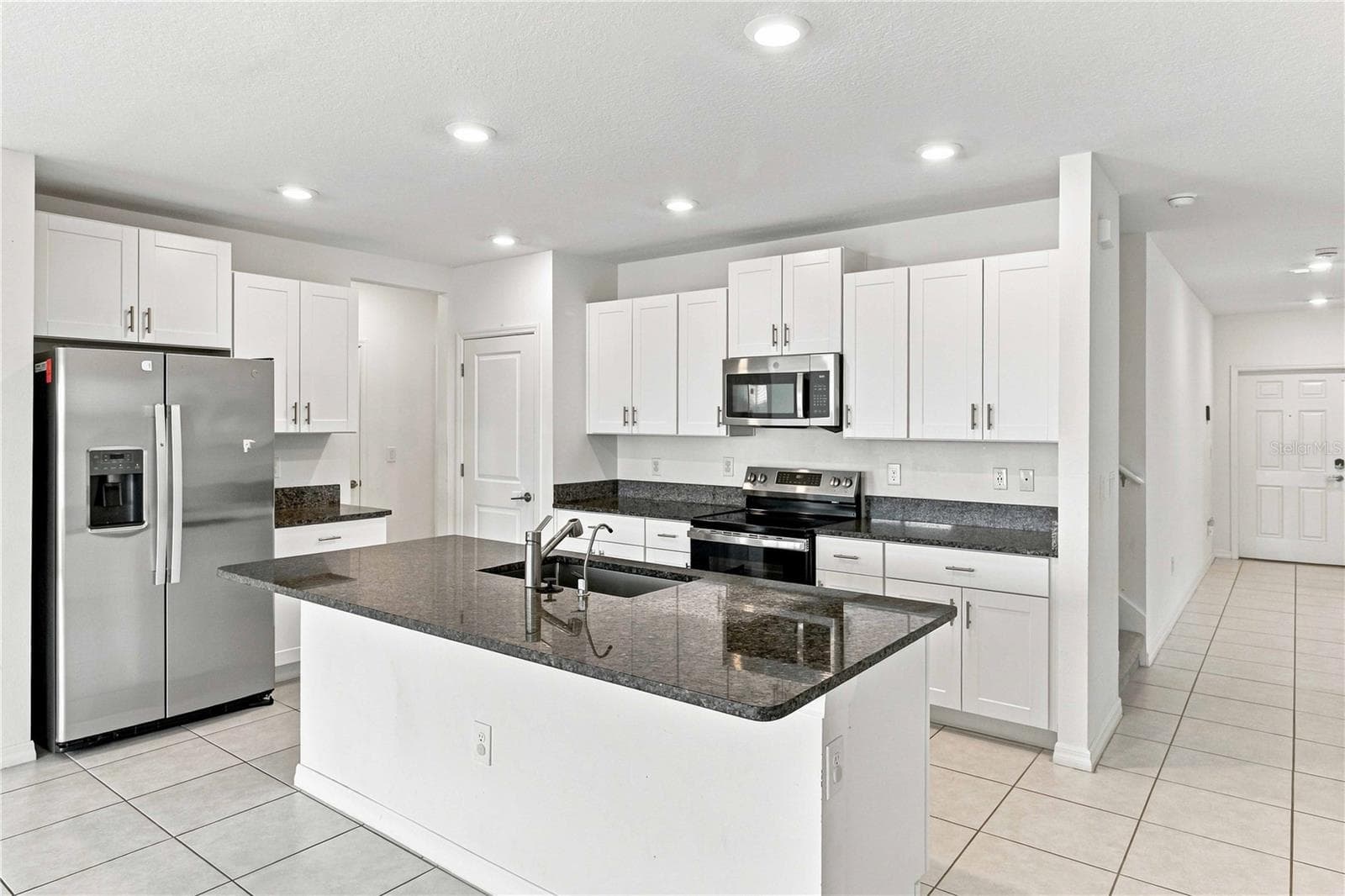 Single Family Residence at 5375 BLUE HORIZON WAY, WIMAUMA, photo 8 of 40