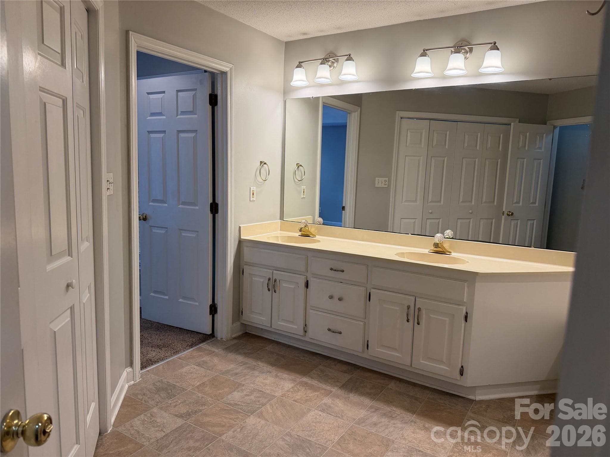 Single Family Residence at 1611 Plantation Trail, Gastonia, photo 18 of 32