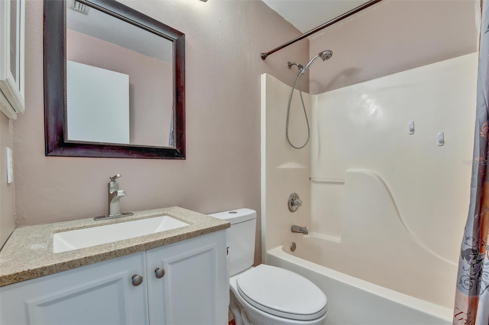 hall bath - 510 CLOVERLEAF DR, LITHIA