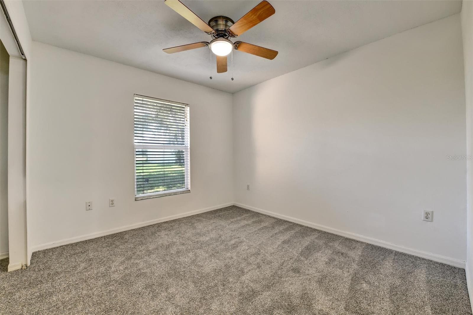 Bedrrom 2 - 510 CLOVERLEAF DR, LITHIA