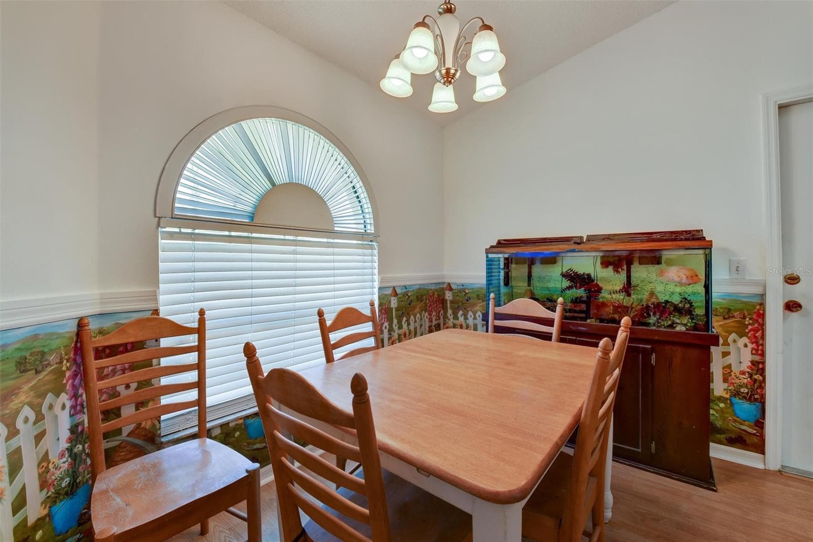 Dinette - 510 CLOVERLEAF DR, LITHIA