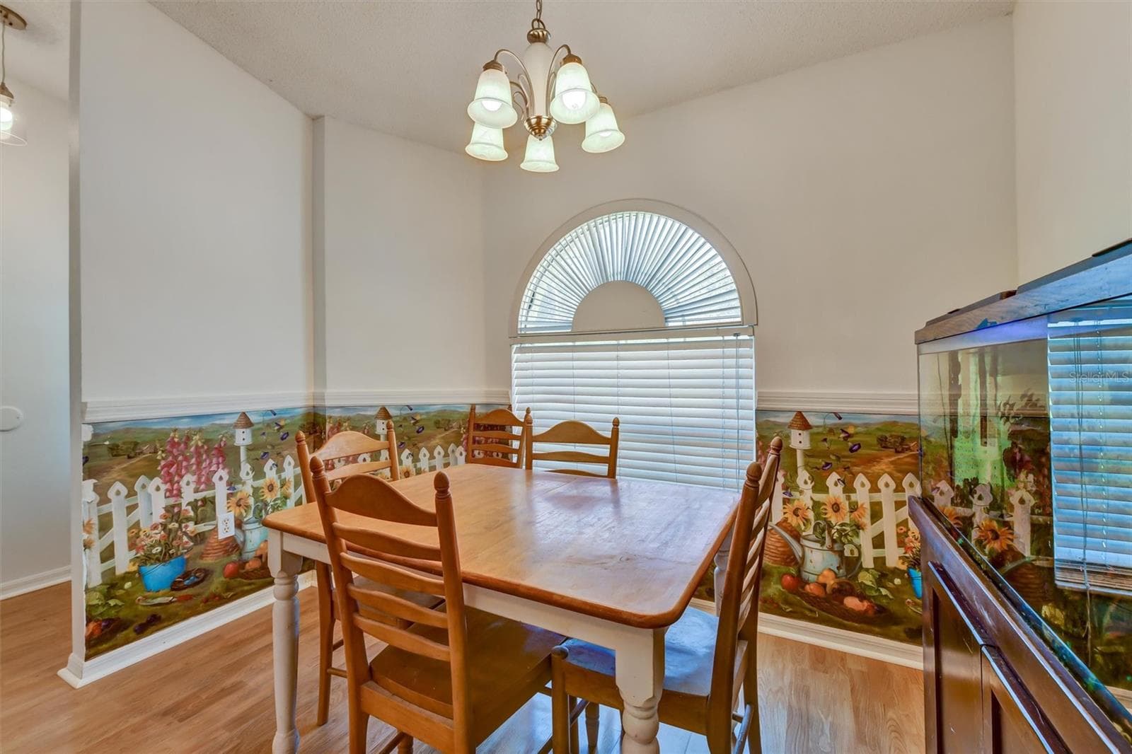 Dinette - 510 CLOVERLEAF DR, LITHIA