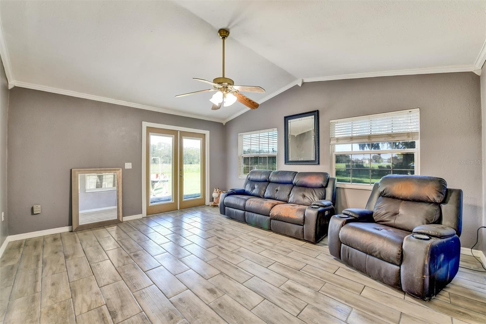 Great Room - 510 CLOVERLEAF DR, LITHIA