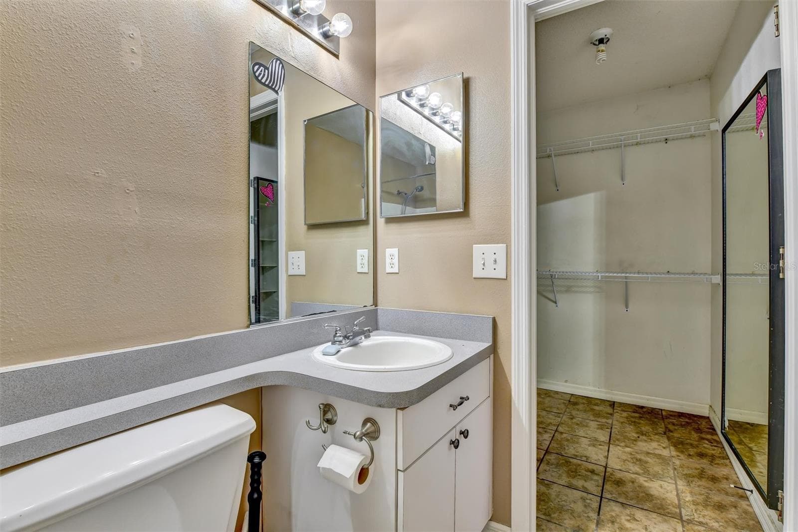 Master Bath - 510 CLOVERLEAF DR, LITHIA