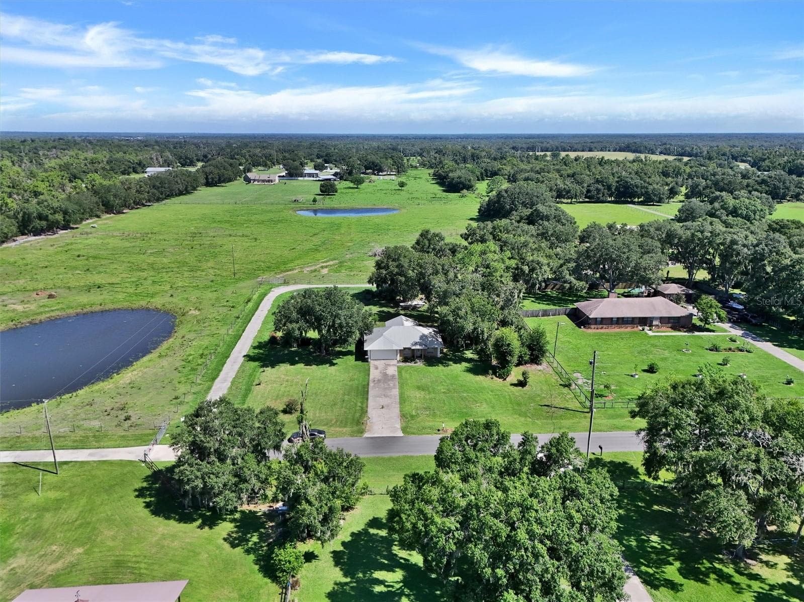 Single Family Residence at 510 CLOVERLEAF DR, LITHIA, photo 43 of 54