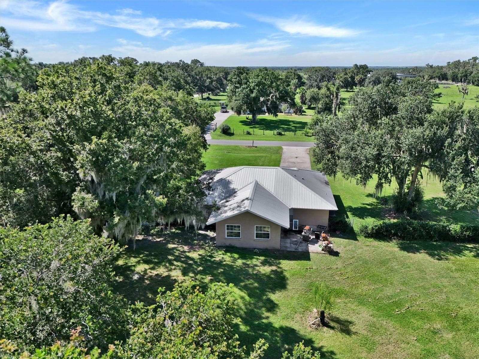 Single Family Residence at 510 CLOVERLEAF DR, LITHIA, photo 48 of 54