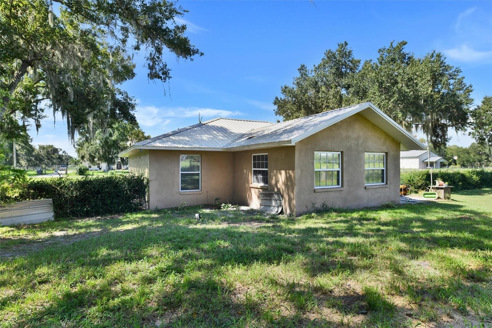 Back yard - 510 CLOVERLEAF DR, LITHIA