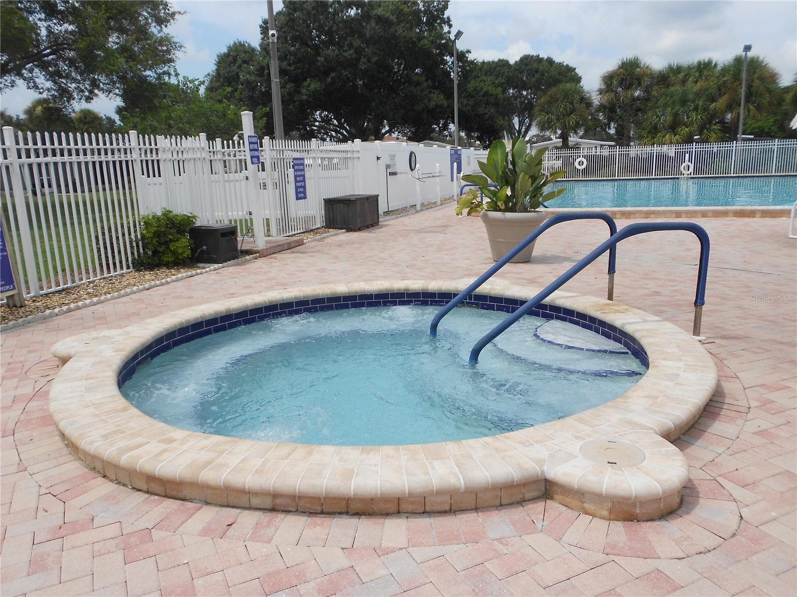 Spa - 603 CANAL WAY, OLDSMAR