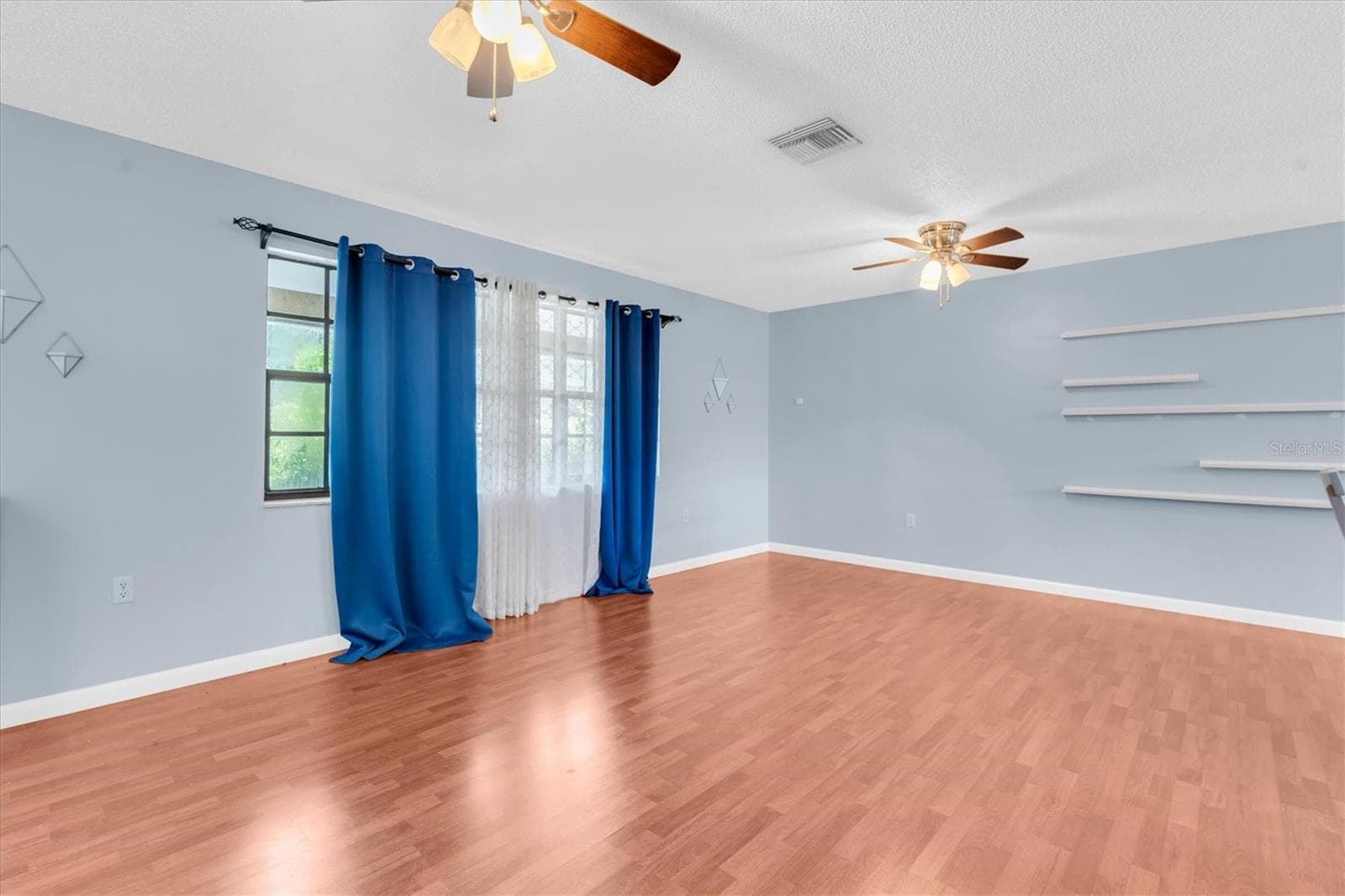 Single Family Residence at 914 HARBOR CIR, PALM HARBOR, photo 7 of 50