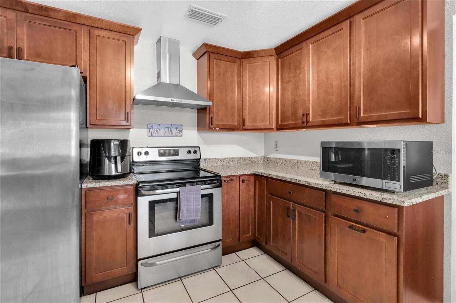 Single Family Residence at 914 HARBOR CIR, PALM HARBOR, photo 20 of 50