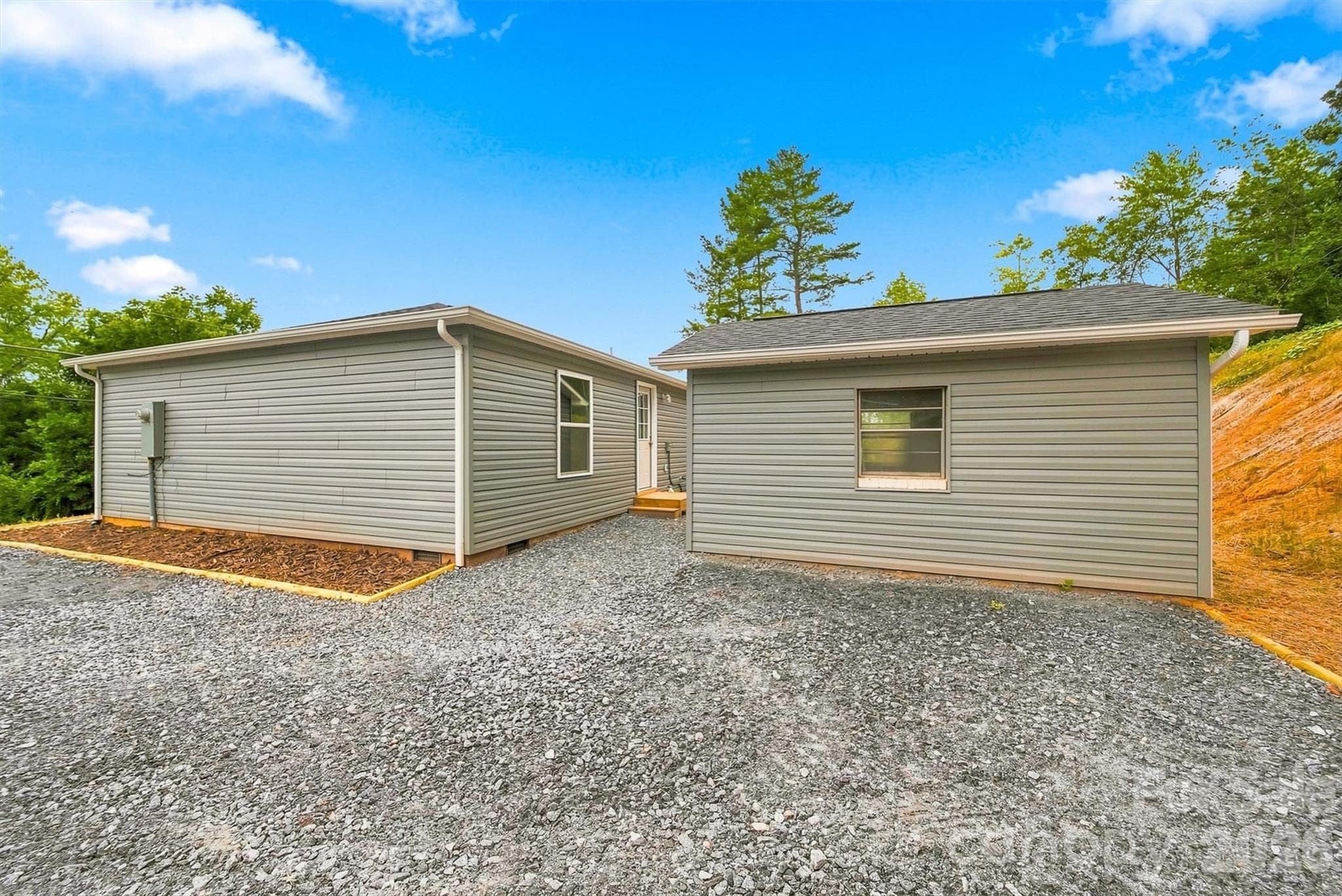 Single Family Residence at 109 Countryside Drive SE, Lenoir, photo 17 of 21