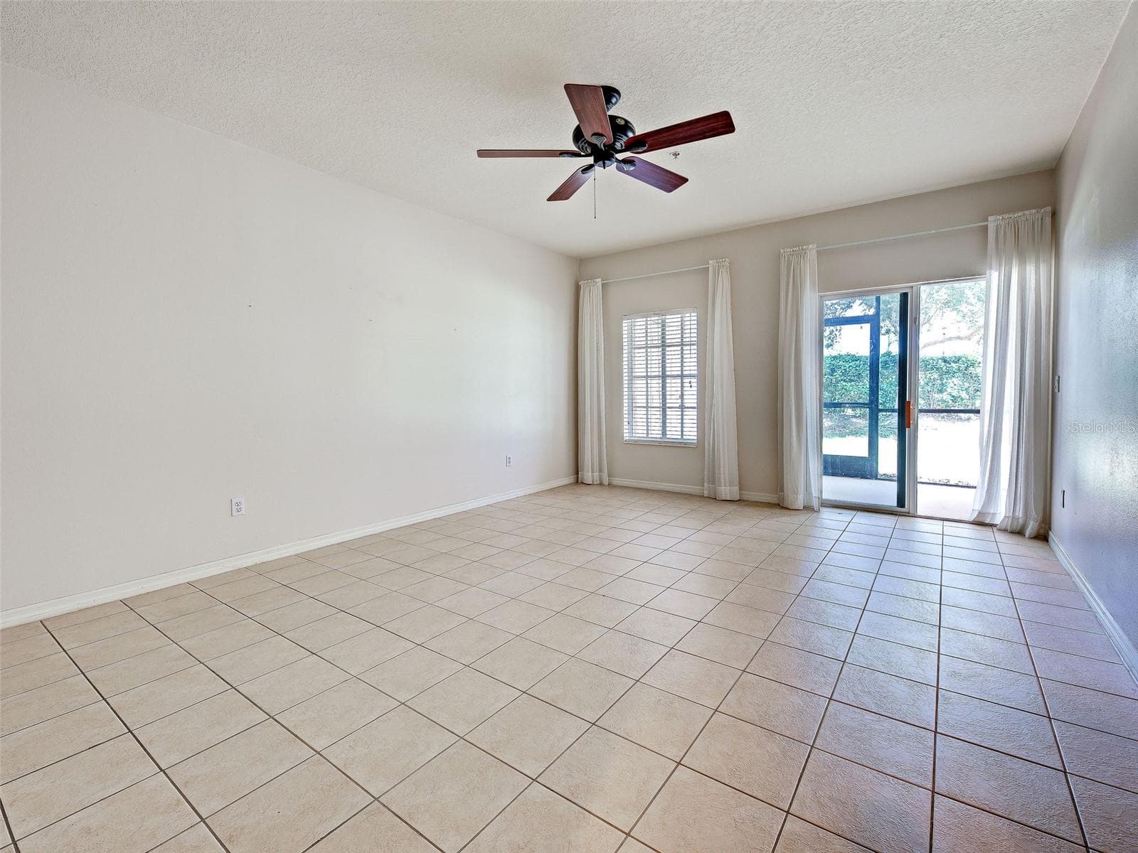 Townhouse at 13050 TIGERS EYE DR, VENICE, photo 15 of 48