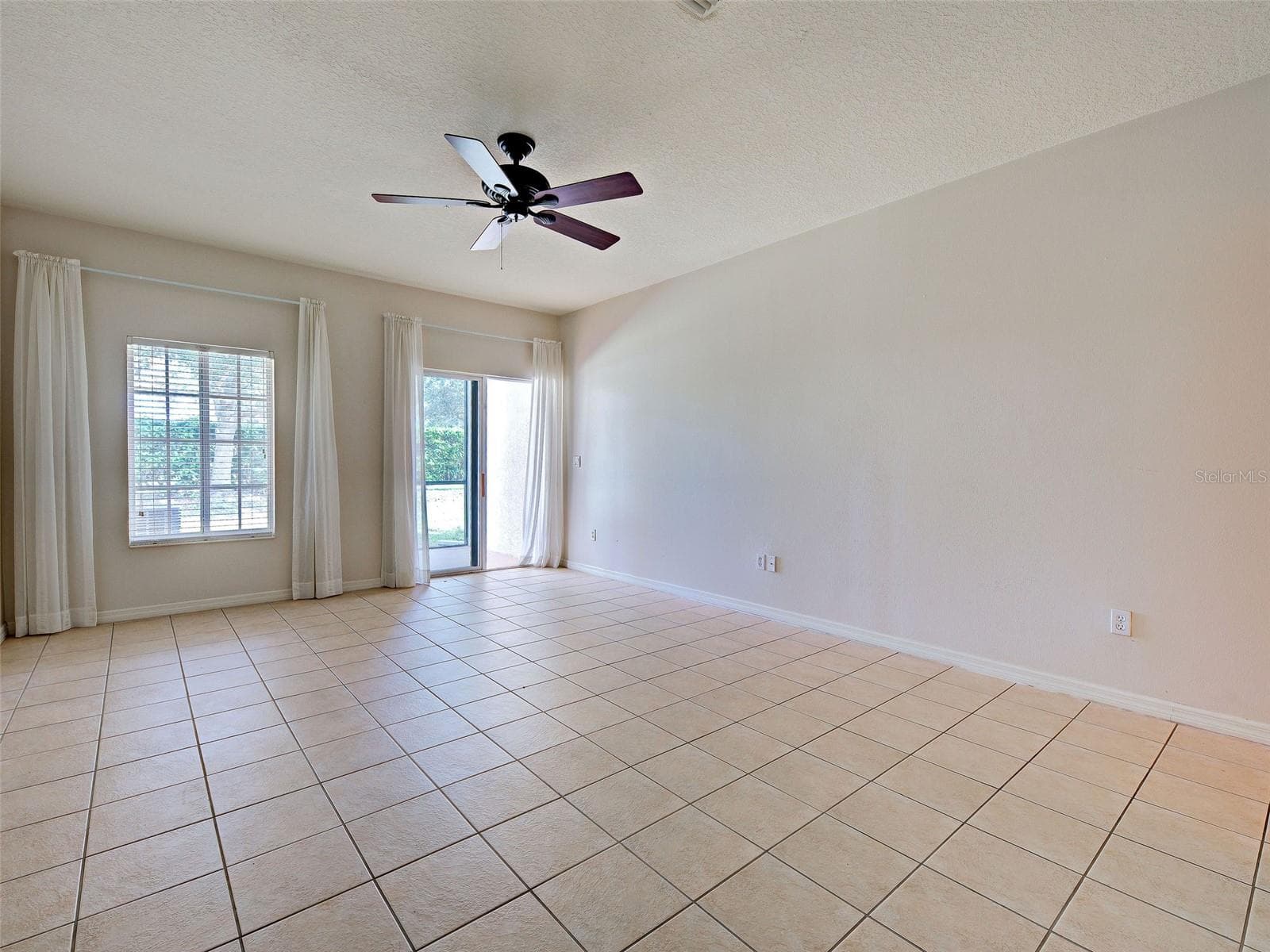 Townhouse at 13050 TIGERS EYE DR, VENICE, photo 16 of 48