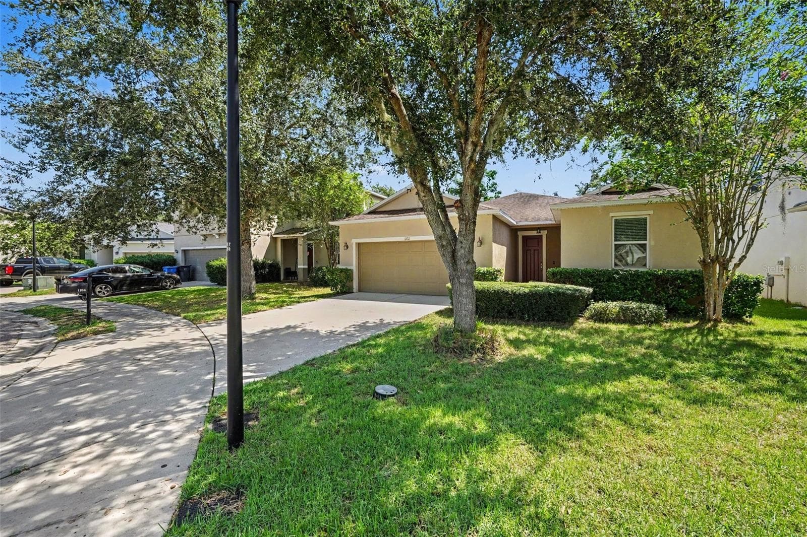 1102 CANYON OAKS DR
