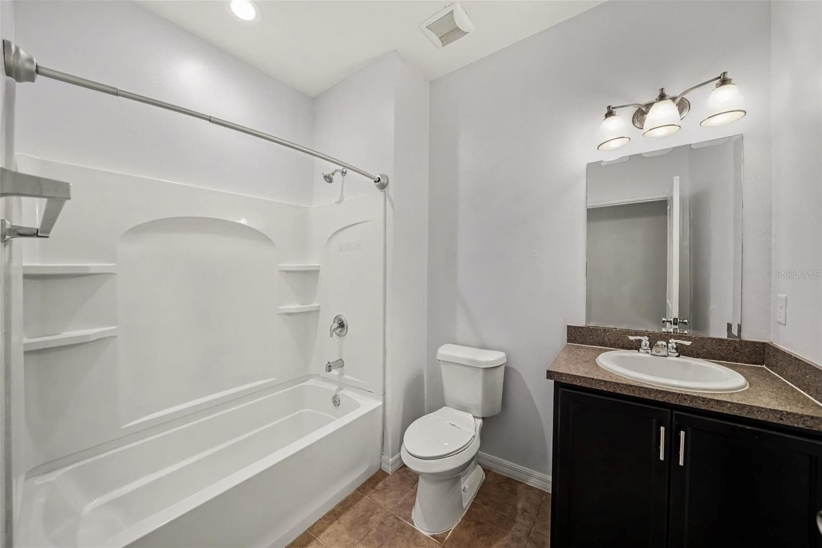 Single Family Residence at 1102 CANYON OAKS DR, BRANDON, photo 5 of 28