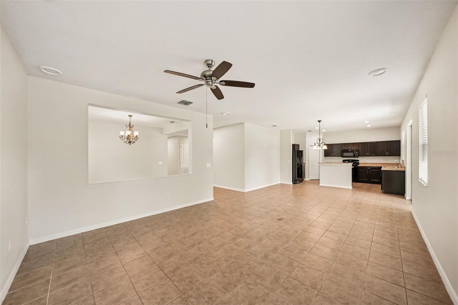 Single Family Residence at 1102 CANYON OAKS DR, BRANDON, photo 12 of 28