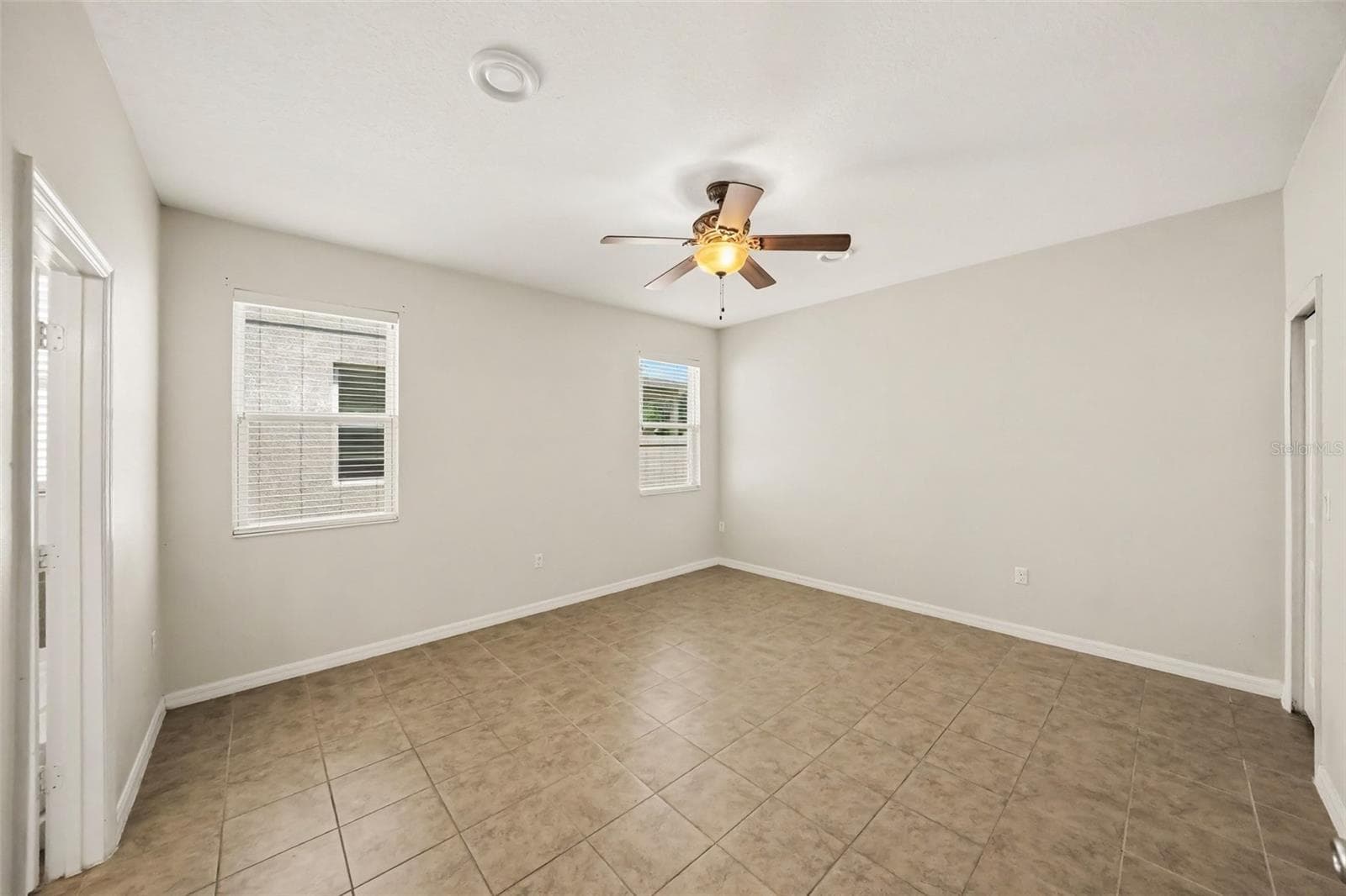 Single Family Residence at 1102 CANYON OAKS DR, BRANDON, photo 19 of 28