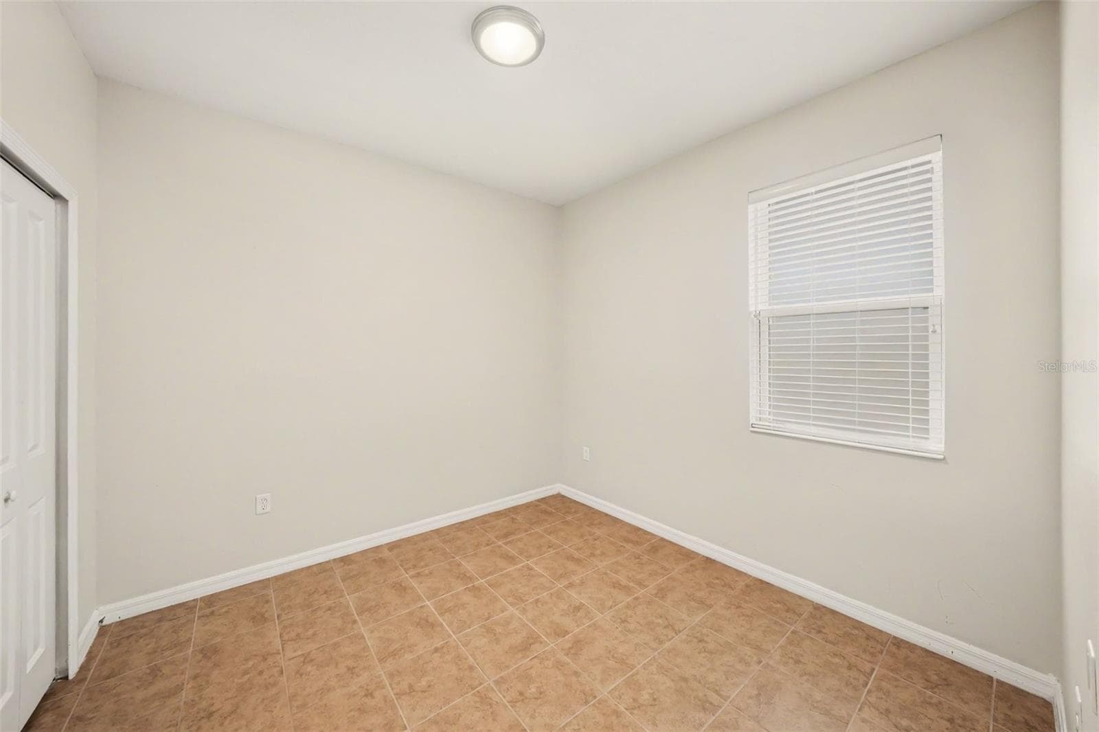 Single Family Residence at 1102 CANYON OAKS DR, BRANDON, photo 22 of 28