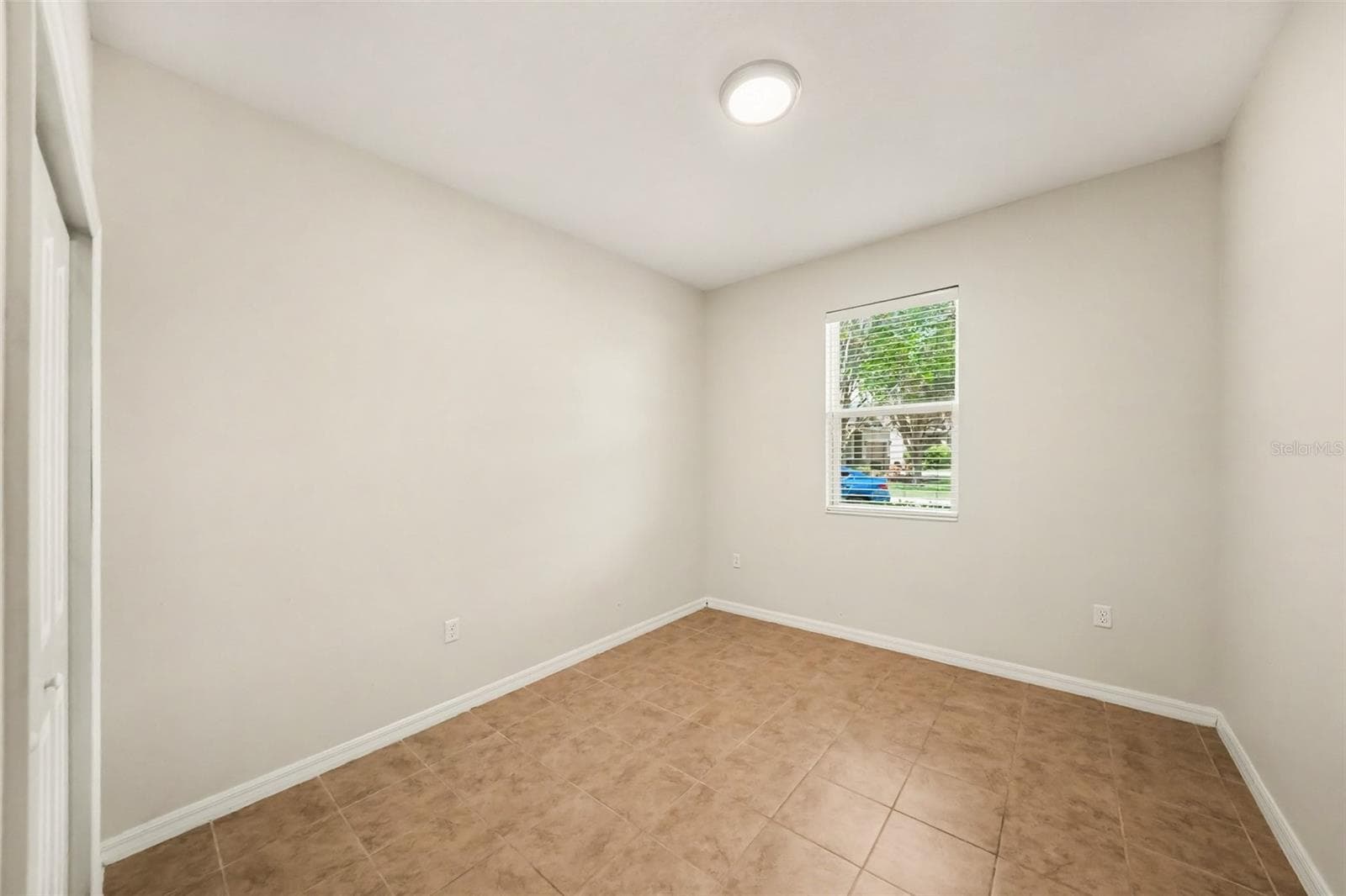 Single Family Residence at 1102 CANYON OAKS DR, BRANDON, photo 24 of 28