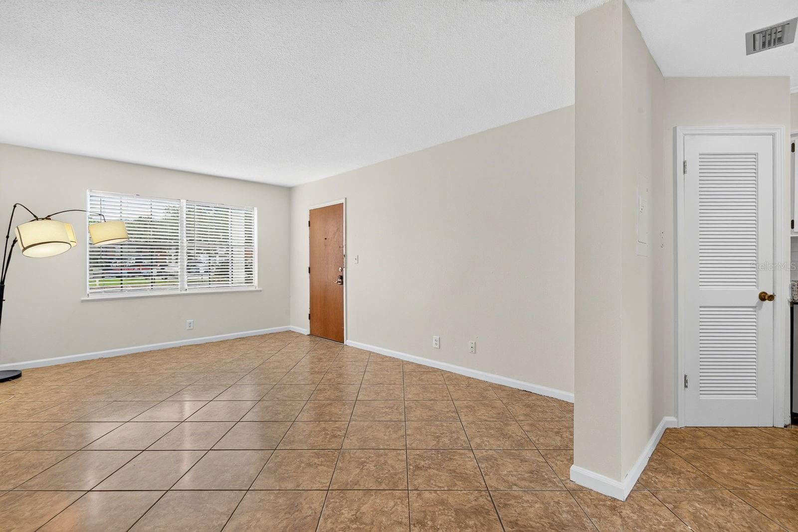 Living Room - 4507 9TH ST W #E3, BRADENTON