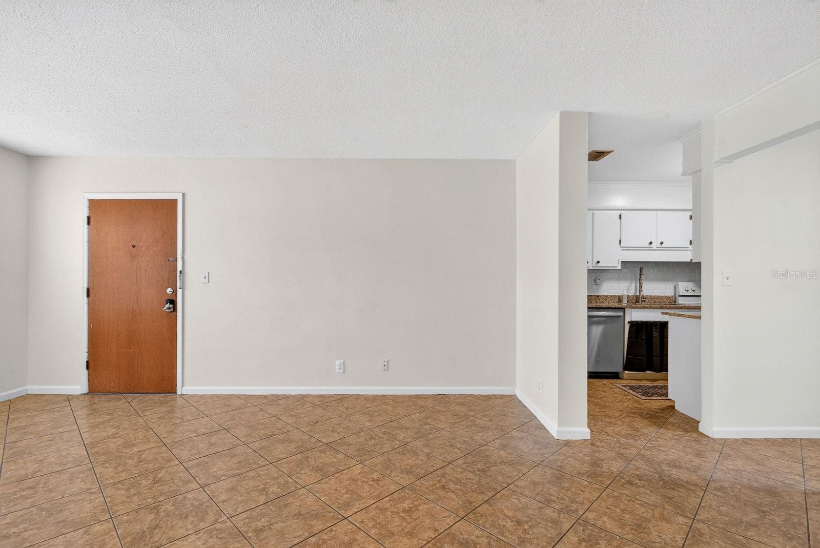 Living Room - 4507 9TH ST W #E3, BRADENTON