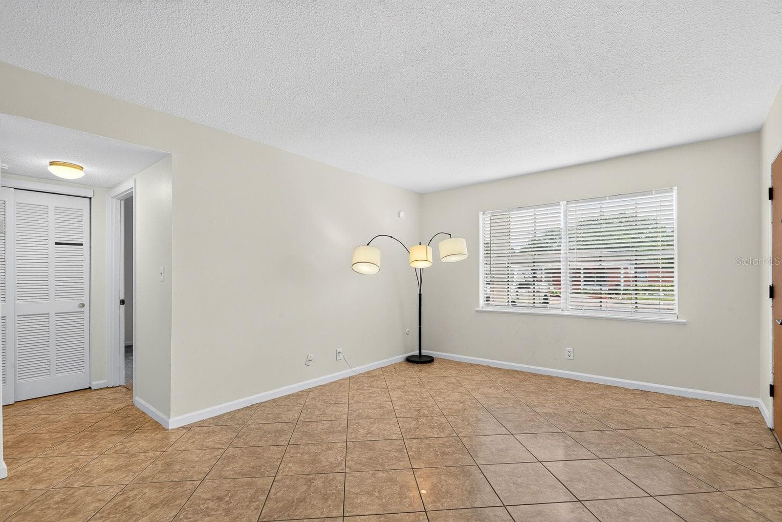 Living Room - 4507 9TH ST W #E3, BRADENTON