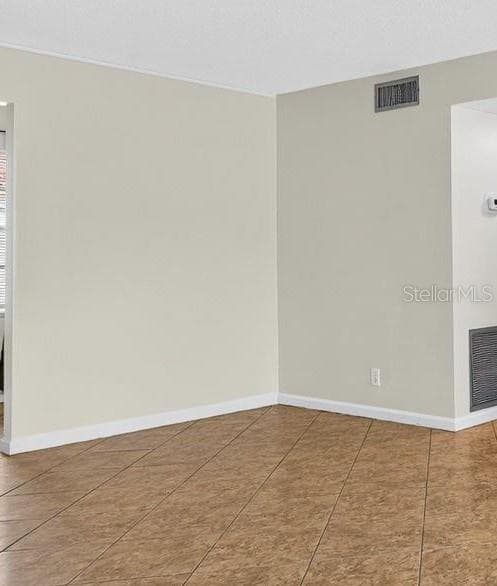 Dining Room - 4507 9TH ST W #E3, BRADENTON