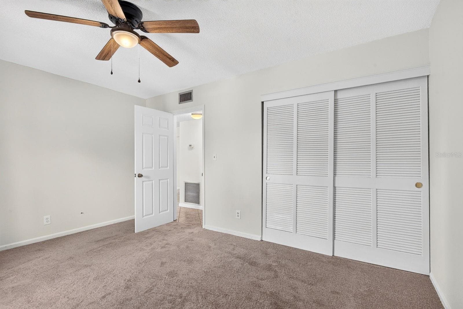 Primary Bedroom - 4507 9TH ST W #E3, BRADENTON
