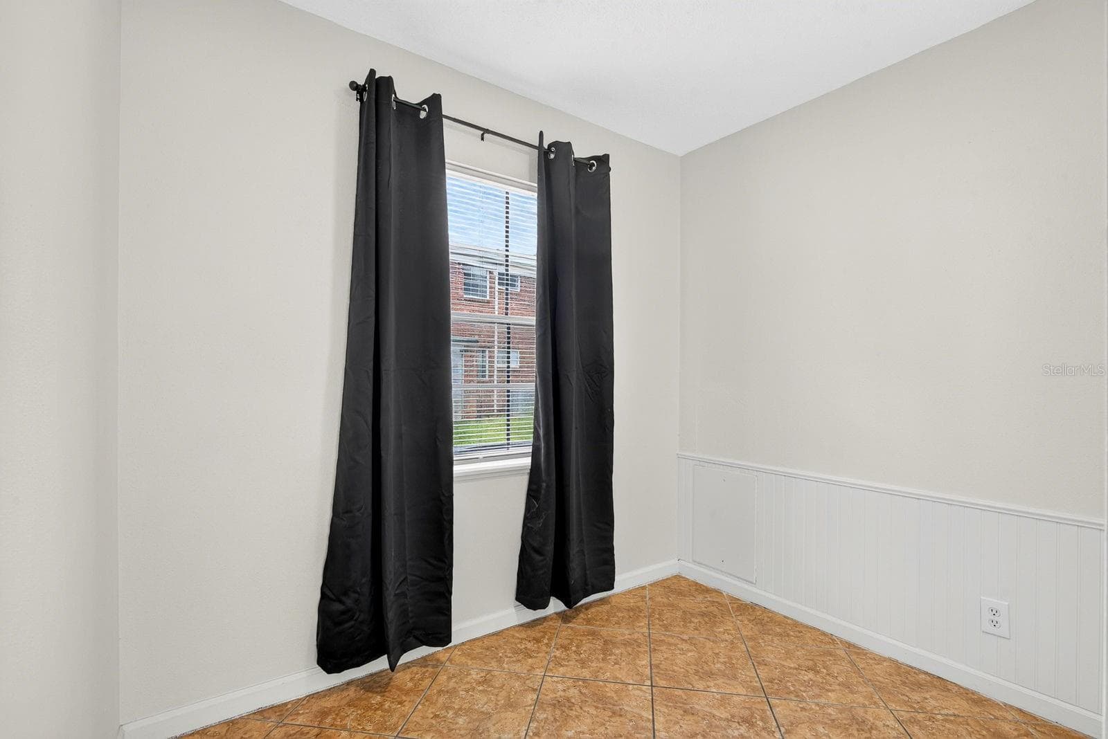 Office Area - 4507 9TH ST W #E3, BRADENTON