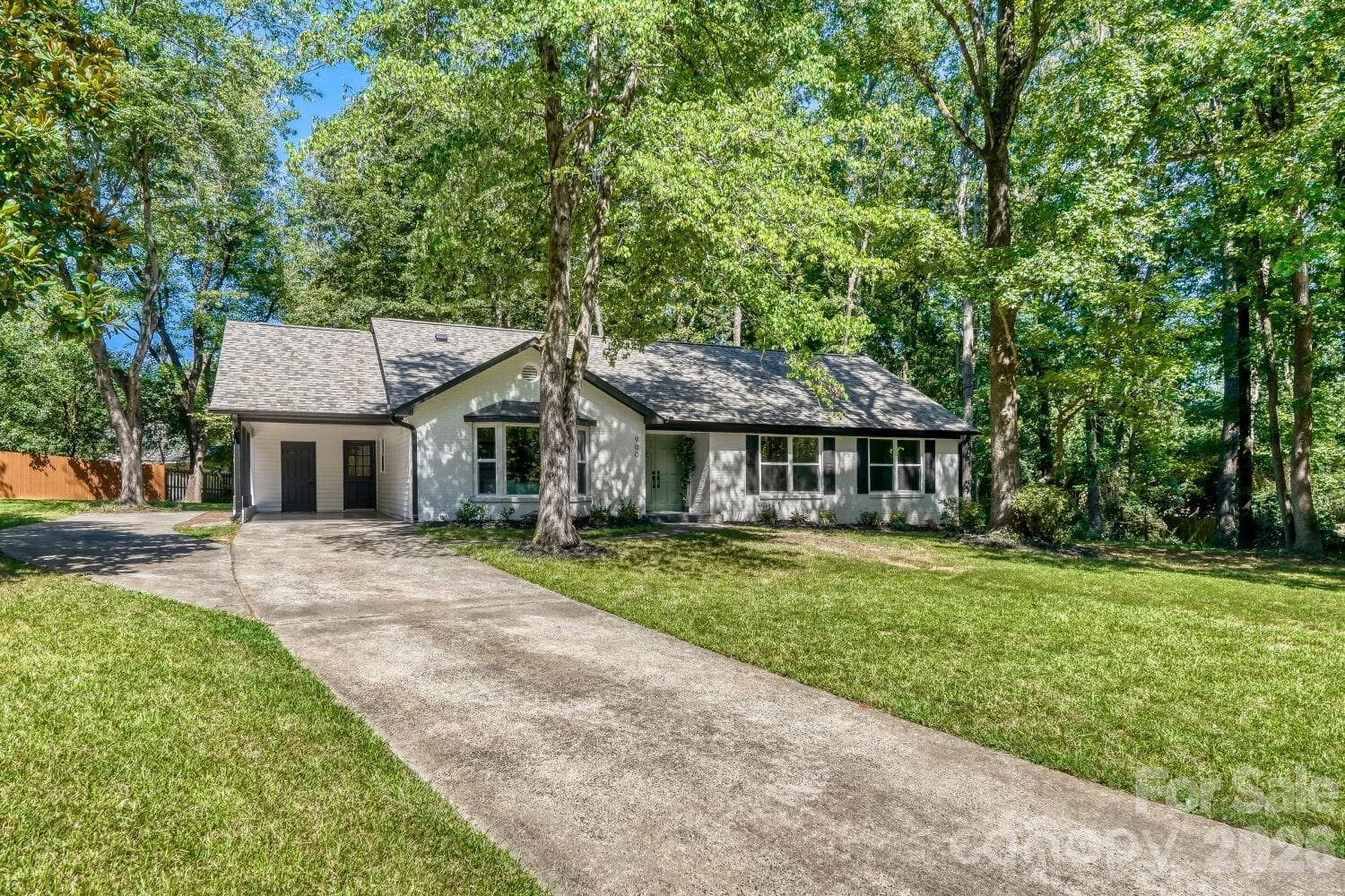 Exterior Front Driveway - 900 Burtonwood Circle, Charlotte