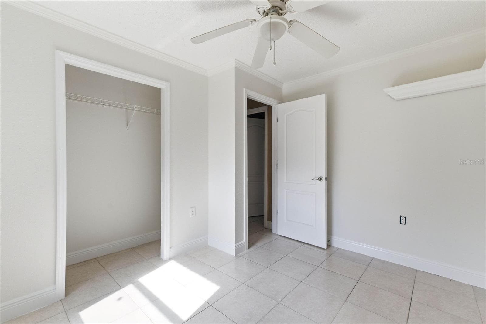 INTERIOR BUILDING 2 - 14404 AMY LN, HUDSON
