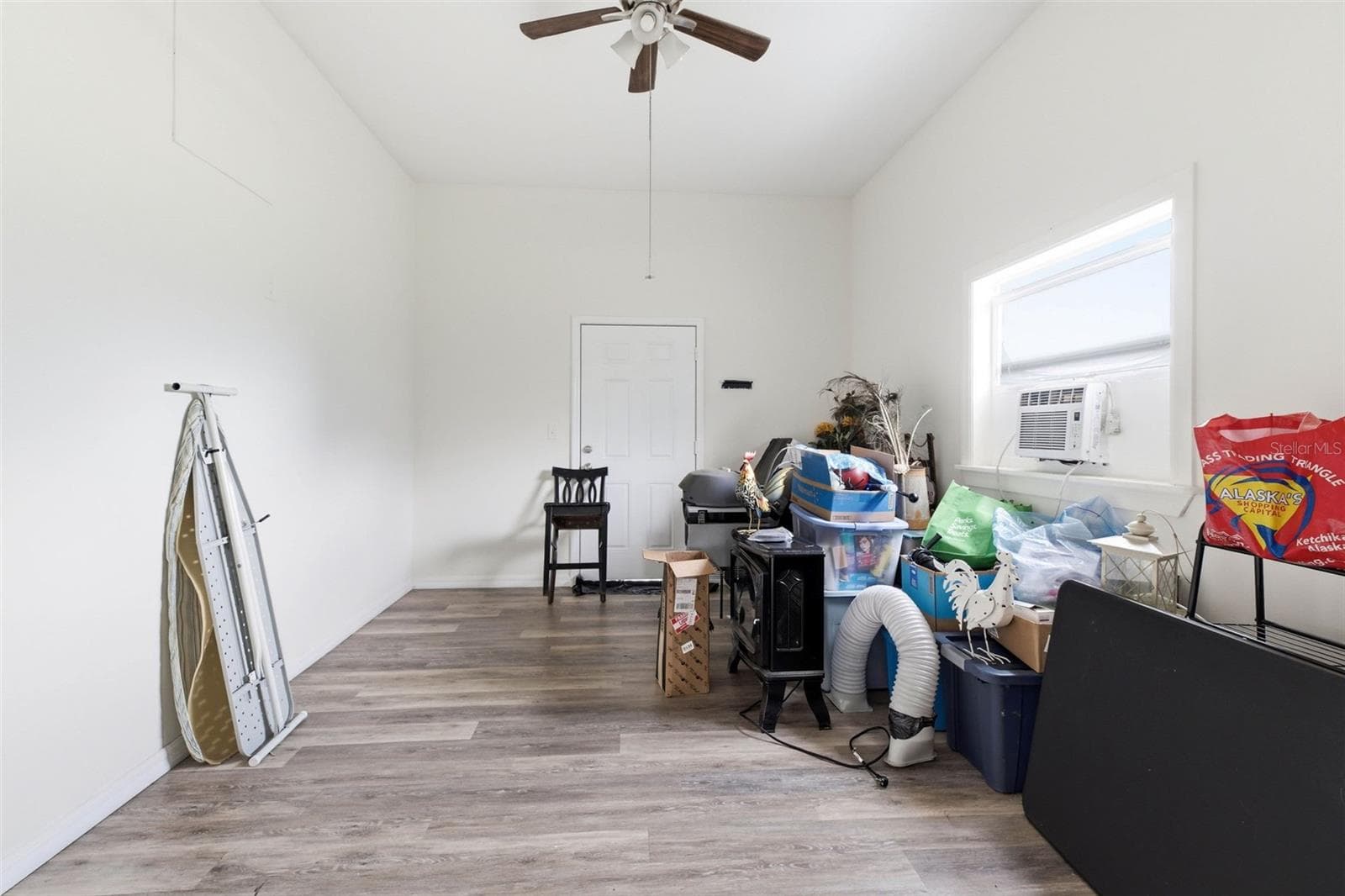 INTERIOR BUILDING 3 - 14404 AMY LN, HUDSON