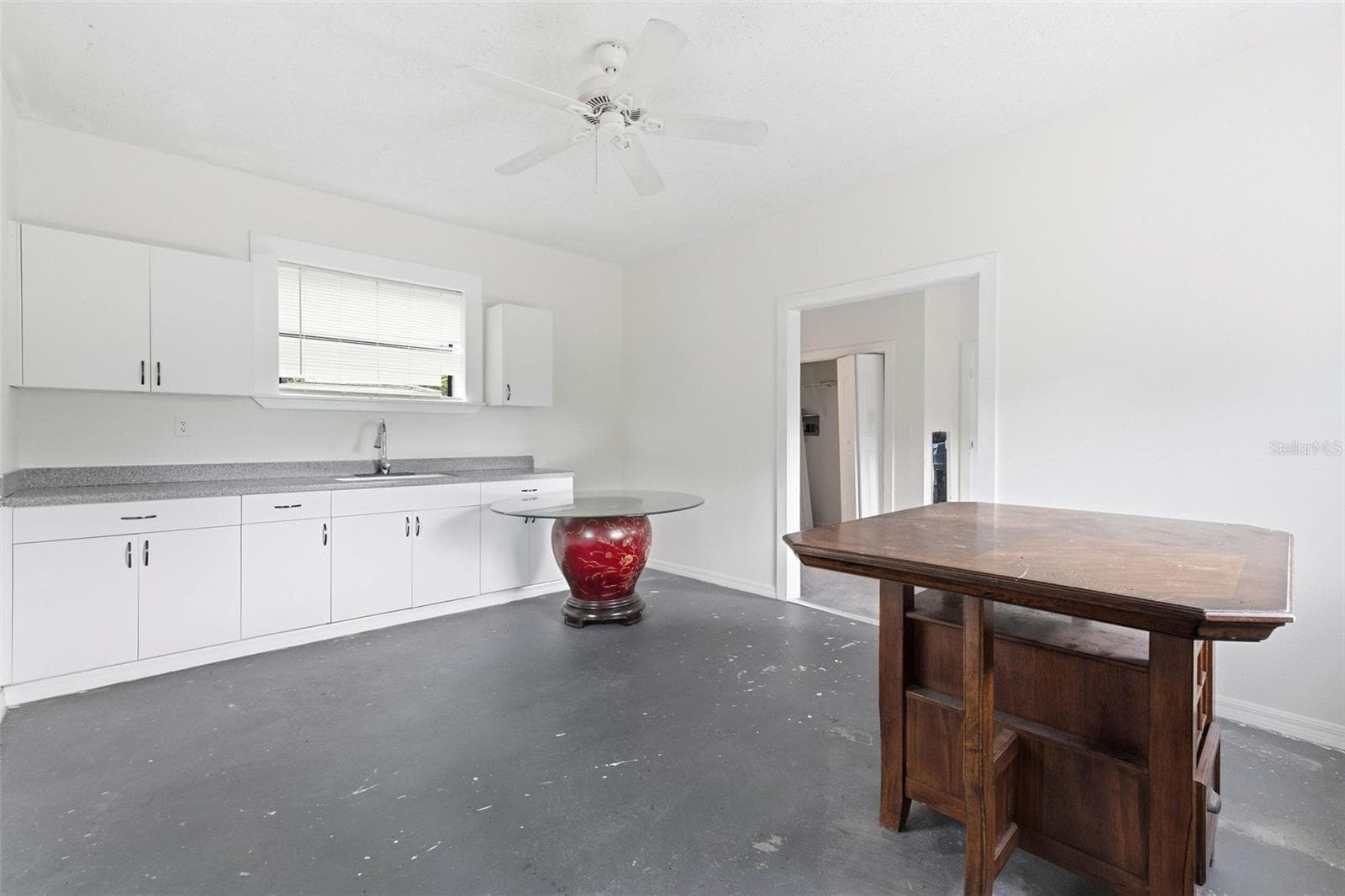 INTERIOR BUILDING 3 - 14404 AMY LN, HUDSON
